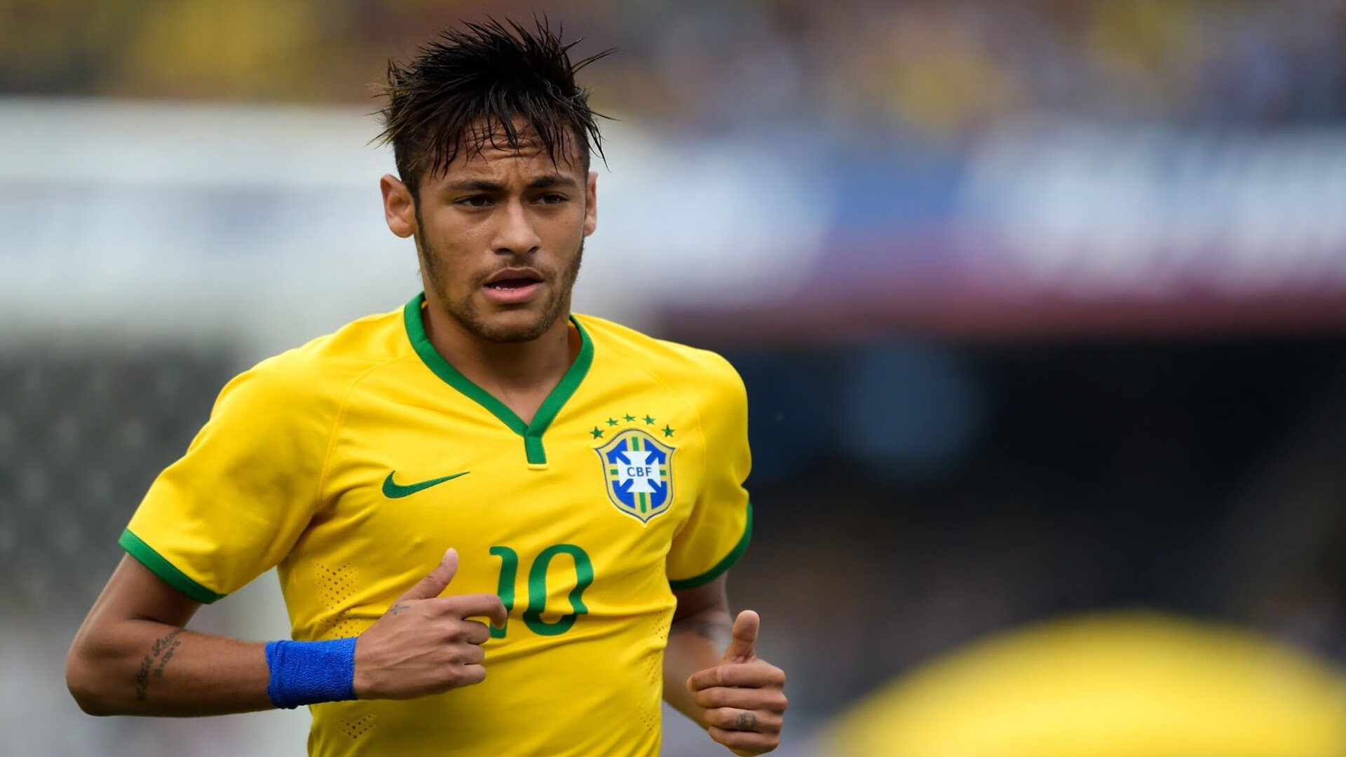 中国足球国家队关注场上沟通能力建设，足球队 中国