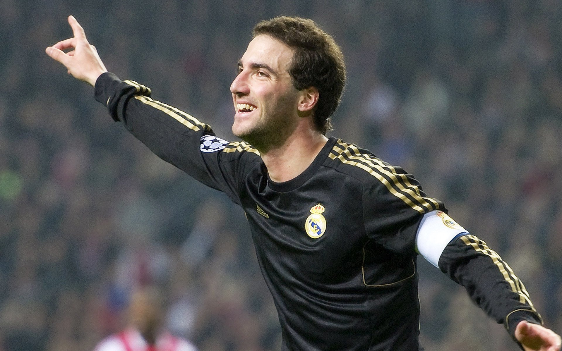 恩多比·恩乔：南非队进攻中枢，关键时刻屡屡带领球队走向胜利