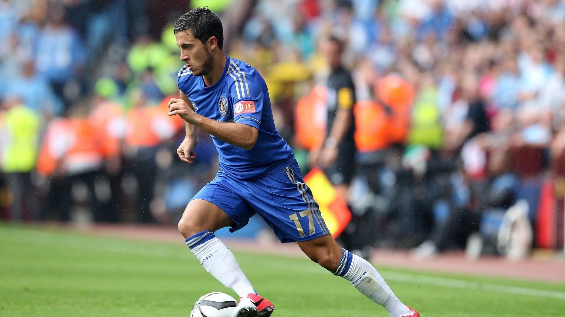 林丹为羽毛球训练营担任客座导师，林丹羽毛球训练视频